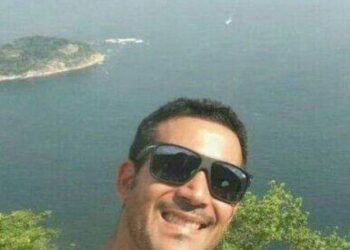 Homem é morto a tiros enquanto almoçava com amigos em bar no interior no Bahia