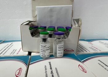 Vacina contra dengue esgota nas clínicas particulares da BA; unidade no interior do estado criou fila de espera para pacientes