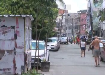 Três baleados e uma morte em dois dias: bairro na periferia de Salvador tem policiamento reforçado