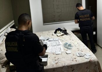 Três pessoas são presas em operação da PF contra grupo especializado em fraudes na retirada da CNH na Bahia