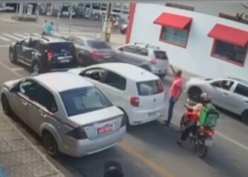 Motorista suspeito de atropelar dois homens após briga de trânsito é preso na Bahia