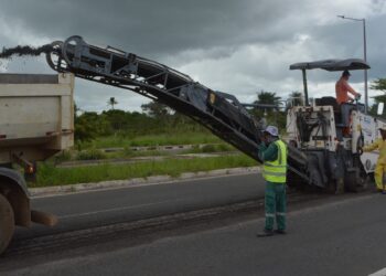 Prefeitura inicia recapeamento asfáltico na avenida Noide Cerqueira