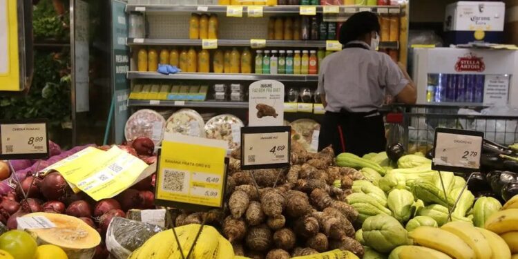Governo divulga decreto com ‘nova cesta básica’; veja as mudanças