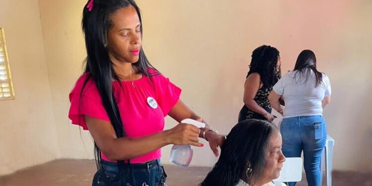 Prorrogadas até sexta-feira inscrições do curso de corte de cabelo e escova