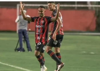 Vitória goleia o Barcelona de Ilhéus e encara o Bahia na final do Campeonato Baiano