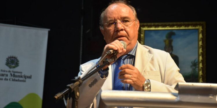 José Carneiro pede desculpas por pedir minuto de silêncio para autor de feminicídio