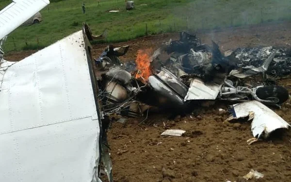 Avião de pequeno porte cai em São Sebastião do Passé; piloto morreu