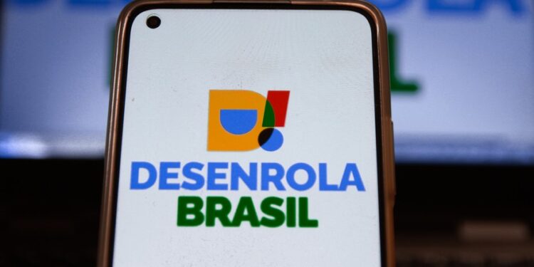 Governo federal prorroga Desenrola Brasil até fim de maio