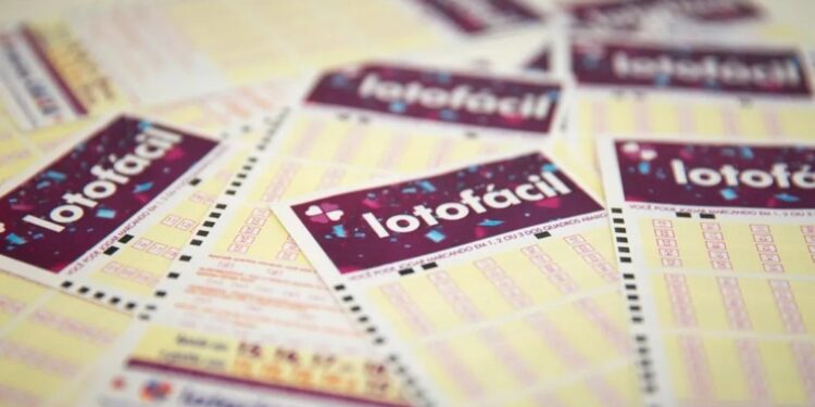 Aposta simples de Camaçari acerta 15 dezenas e fatura mais de R$ 2 milhões na Lotofácil