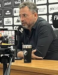 Alexandre Mattos é demitido do Vasco