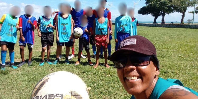 Mulher encontrada morta em bairro boêmio de Salvador era agente de limpeza e treinava time de futebol infantil
