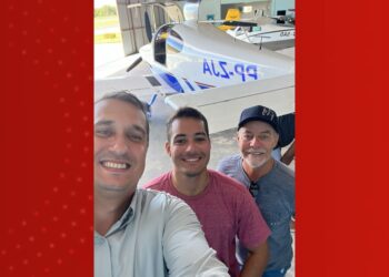 Vítimas de acidente de avião na BA tiraram foto momentos antes da aeronave decolar; saiba quem eram