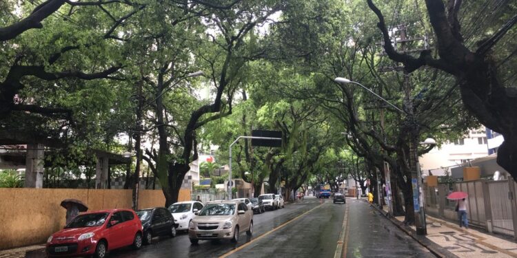 Homem morre após ser espancado em bairro nobre de Salvador