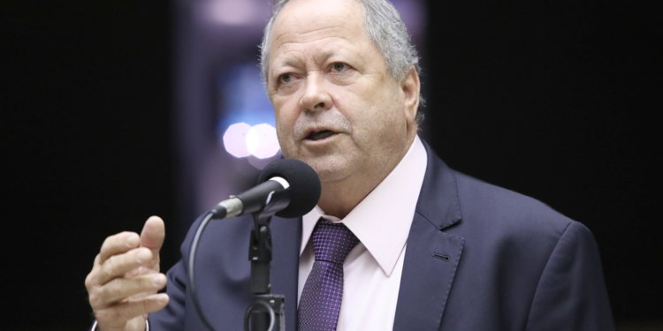 União Brasil expulsa deputado Chiquinho Brazão, suspeito de mandar matar Marielle Franco