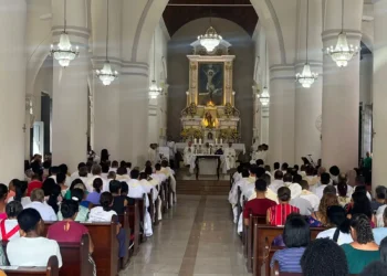 Missa marca celebração da Quinta-feira Maior em Feira de Santana