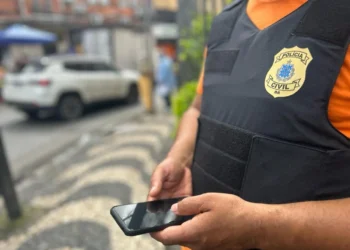 Jovens são mortas a tiros dentro de casa na Bahia; grupo de homens teria invadido residência