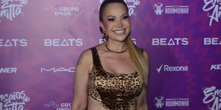 Após cirurgia de emergência, Solange Almeida cancela show na Bahia