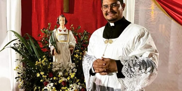 Coordenador de coroinhas em igreja na Bahia morre aos 24 anos após ser baleado na cabeça