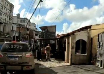 Homem é encontrado morto após tiroteio assustar moradores em bairro de Salvador