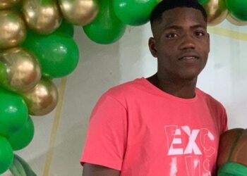 Adolescente é morto a tiros em Salvador; família acredita que crime ocorreu por vítima entrar em área dominada por facção