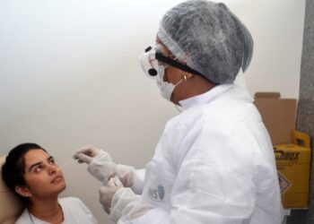 Feira tem redução de 56% nos casos de Covid em março