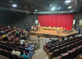 Mudança de legenda, por 14 vereadores, altera configuração partidária na Câmara de Feira