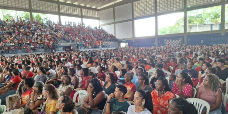 Mais de vinte mil pessoas compareceram no 26º Vem Louvar