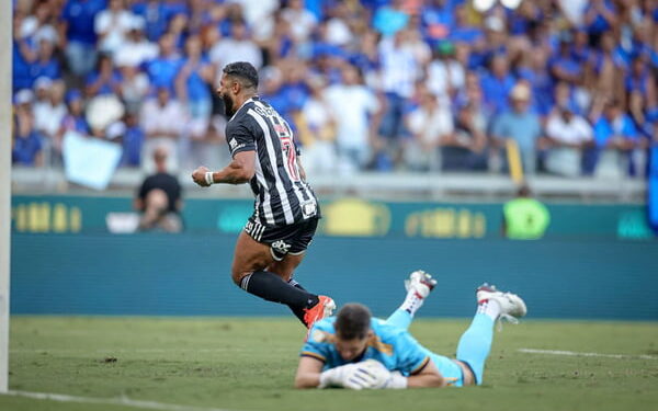 Atlético-MG vira clássico emocionante contra Cruzeiro e é campeão