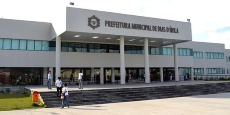 Câmara Municipal na Bahia aprova reajuste a partir de R$ 0,46 para professores; veja tabela