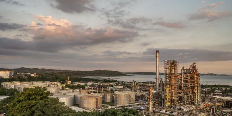 Bahia corre risco de ficar sem gasolina e gás de cozinha, diz sindicato