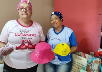 Oficina dos Anjos: conheça o grupo voluntário que confecciona turbantes e chapéus para pessoas com câncer