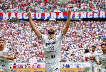 Vitória empata com Bahia e é campeão baiano depois de sete anos