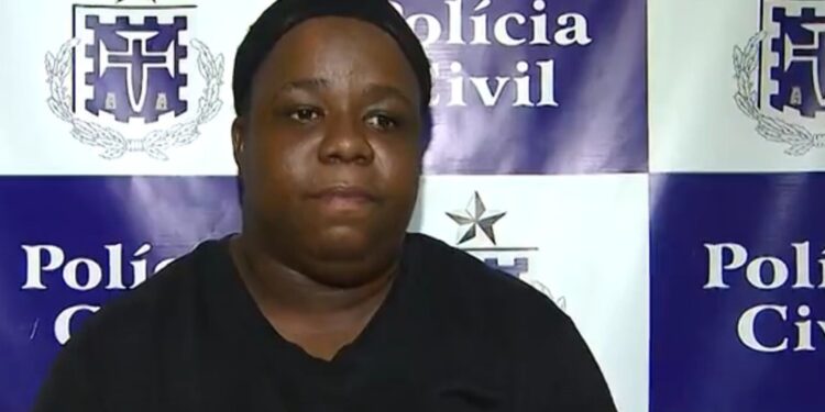 Justiça concede prisão domiciliar a acusada de envenenar mãe e duas filhas por interesse em marido da vítima na Bahia