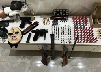 Três policiais investigados por participação em grupo de extermínio são presos na Bahia