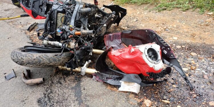Três pessoas que participavam de encontro de motociclistas morrem após acidente no interior da Bahia