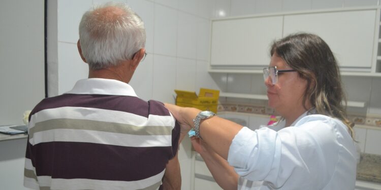 Confira os locais do Dia D de vacinação contra a gripe neste sábado