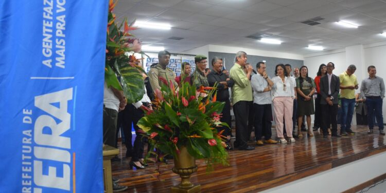 Emoção e alegria marcam a entrega da Escola Cívico-Militar Municipal Quinze de Novembro