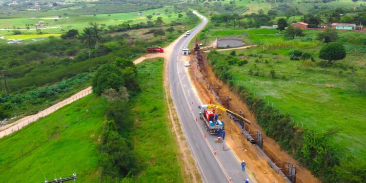 Para interligar nova adutora, fornecimento de água será interrompido nesta quarta-feira (15) na região de Feira de Santana