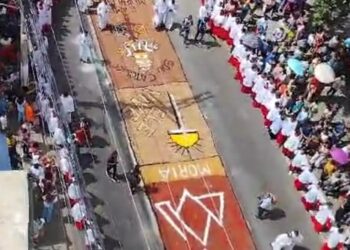 Fiéis de Feira e região celebram Corpus Christi