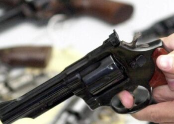 Disparos de armas de fogo mataram 4 vezes mais negros que brancos no Brasil, aponta pesquisa