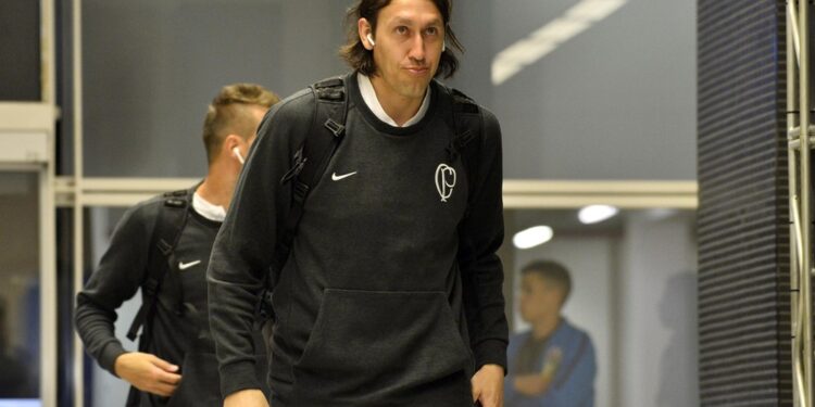 Em reunião, Cássio avisa que deseja sair do Corinthians; diretoria tenta cartada final