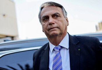 Jair Bolsonaro tem alta após 11 dias internado para tratar erisipela, diz advogado