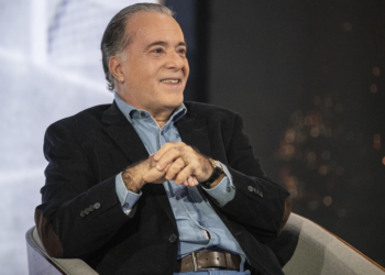 Após cirurgia, Tony Ramos tem alta do CTI e está lúcido , diz boletim