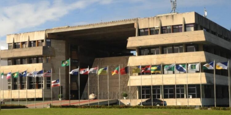 Governo da Bahia propõe reajuste salarial de 4% e aumento de 66% no auxílio refeição do funcionalismo