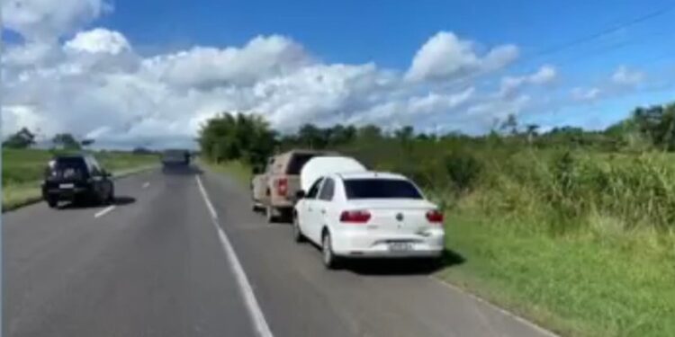 Três homens são presos suspeitos de torturar e roubar empresário no interior da Bahia; vítima foi queimada