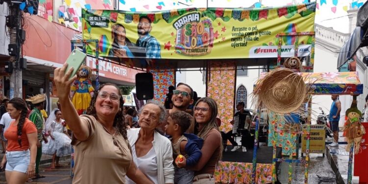 Arraiá do Feiraguay promete compras com muita animação