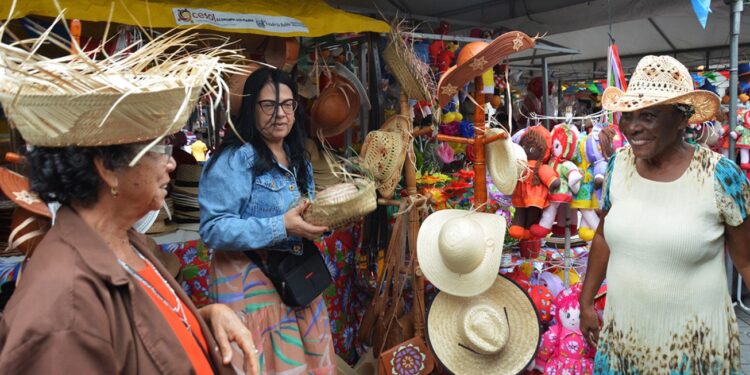 Feira do Chapéu segue na Praça dos Remédios até o dia 23