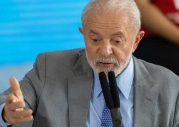Lula libera R$ 5 bi para tentar acabar com greve de professores