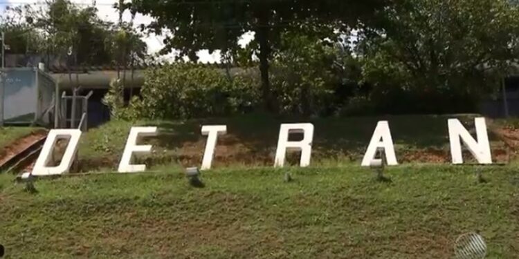 Detran abre concurso com 15 vagas para área jurídica em Salvador; salários podem chegar a R$ 3,1 mil