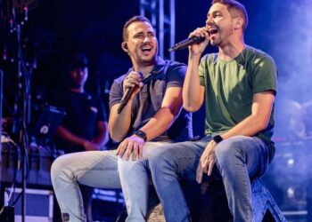 Shows de manhã, de noite e de madrugada: dupla de forró e piseiro faz cinco apresentações na Bahia em menos de 24h